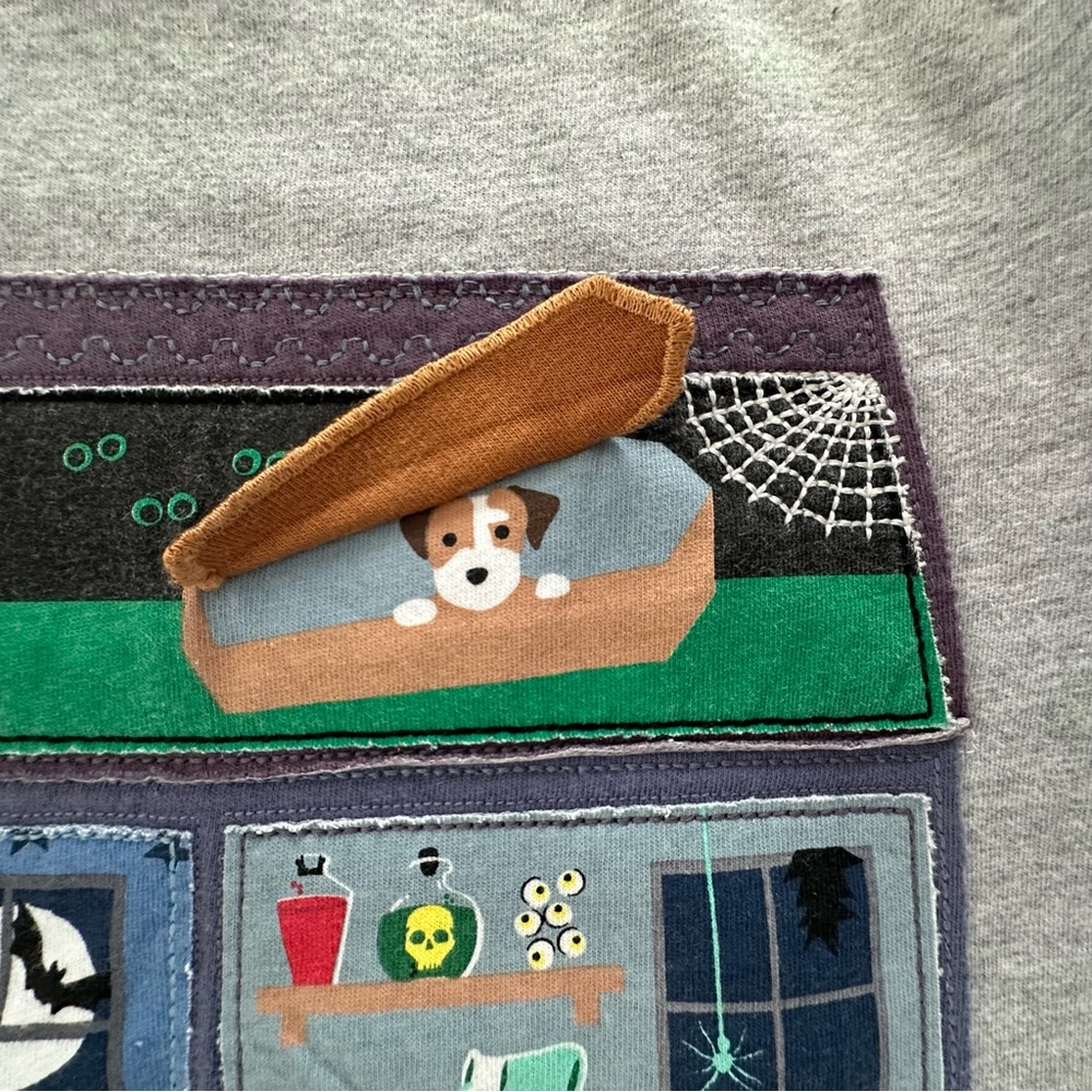 Mini Boden Flip-the-flap Appliqué Halloween Haunted House Long Sleeve Shirt - Picture 3 of 9